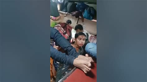 sex story in train in hindi|Train me chudai .